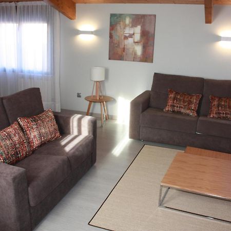 Apartamentos Real Лерида Екстериор снимка