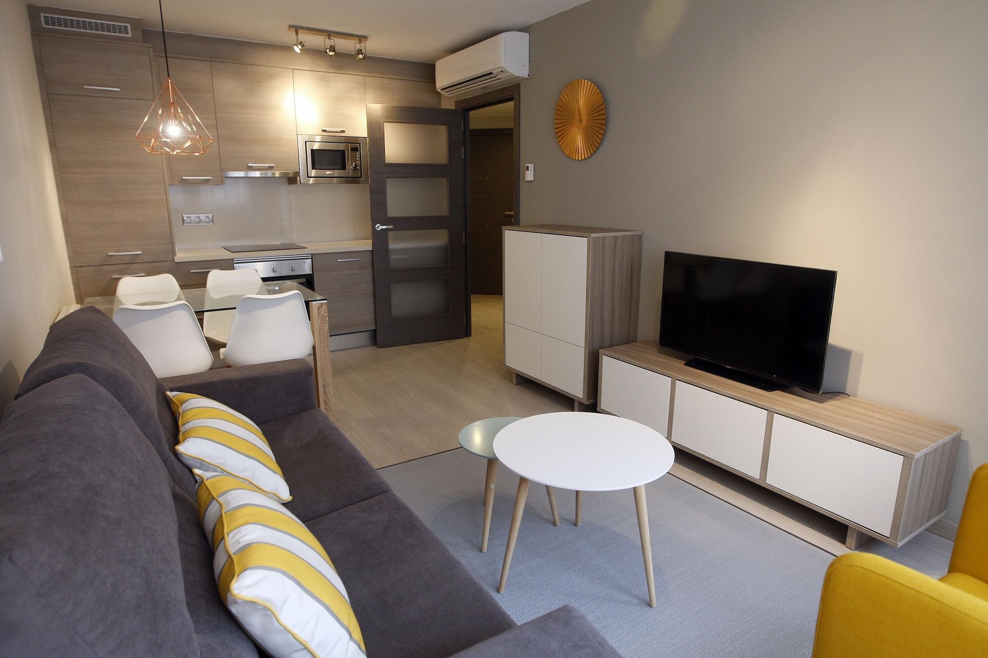 Apartamentos Real Лерида Екстериор снимка