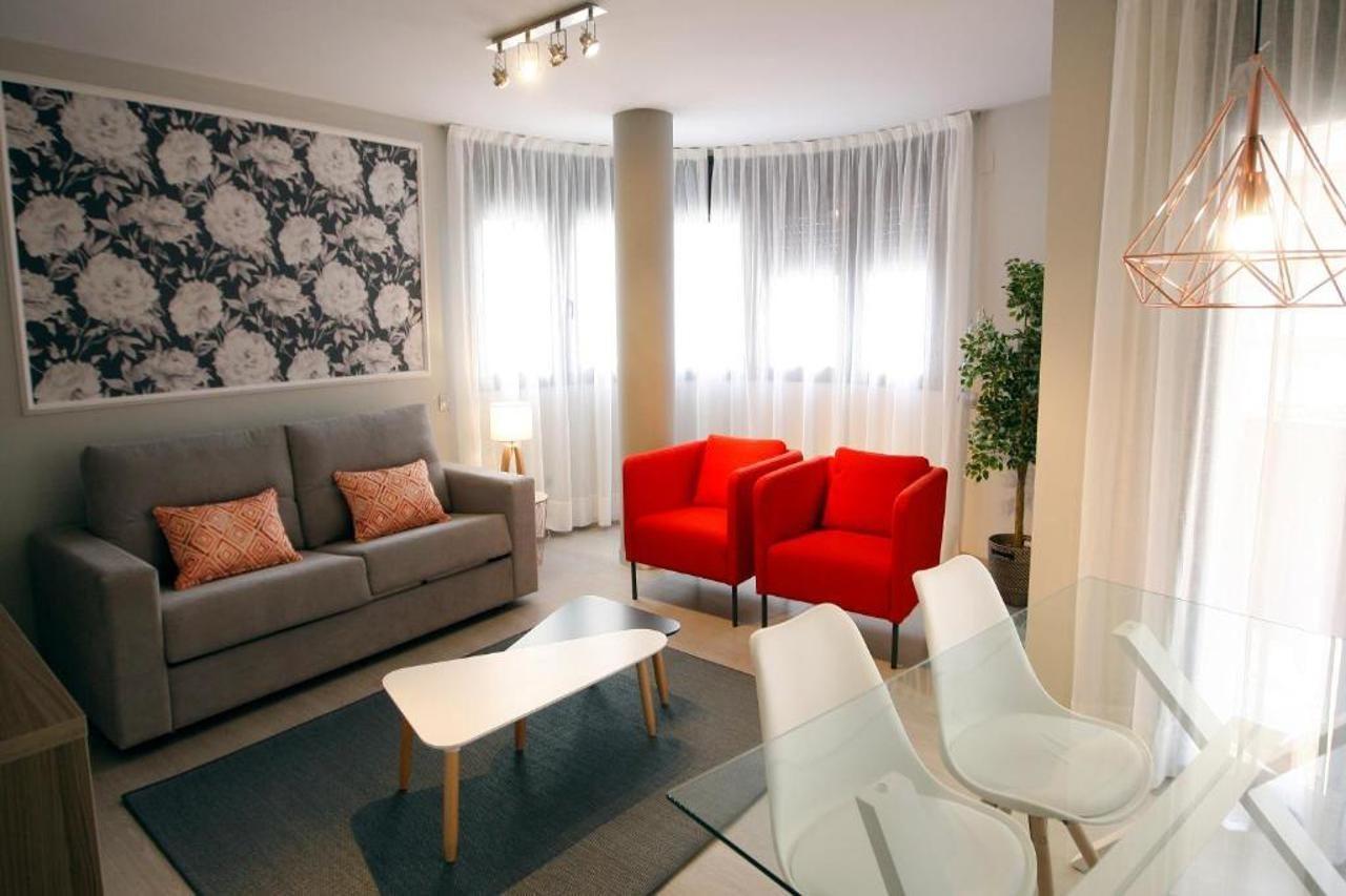 Apartamentos Real Лерида Екстериор снимка