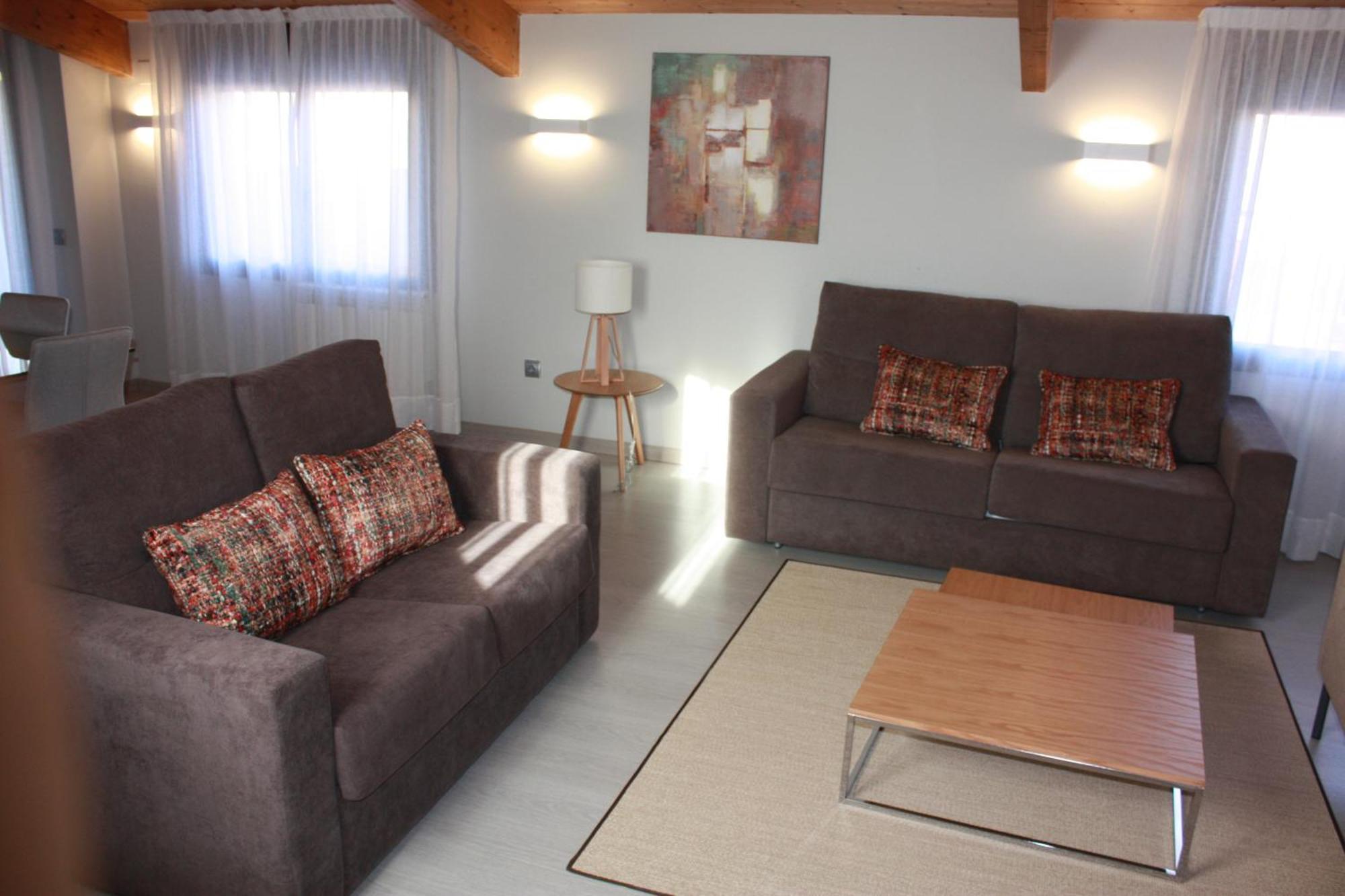 Apartamentos Real Лерида Екстериор снимка