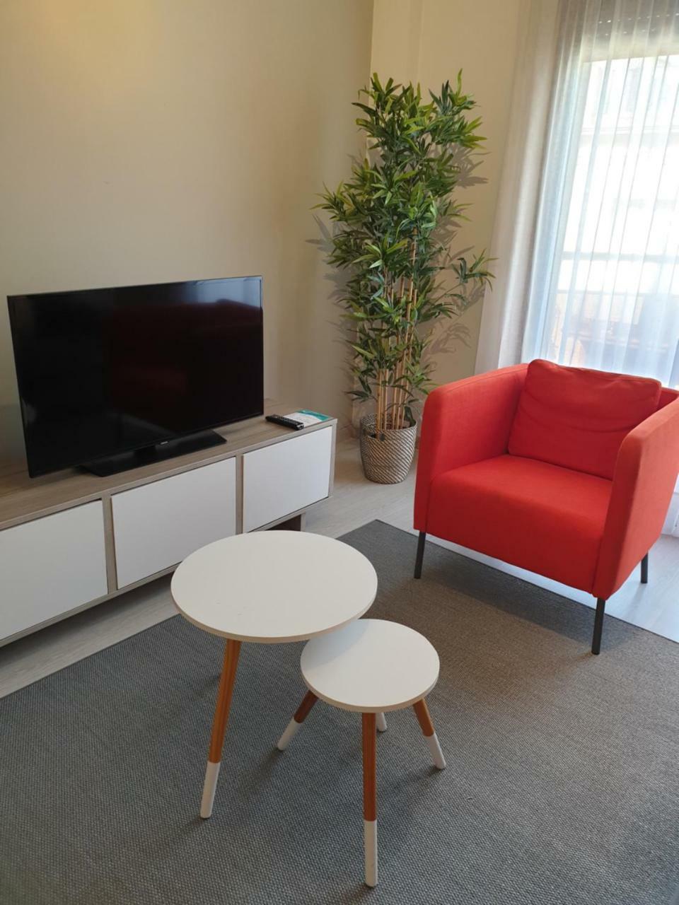 Apartamentos Real Лерида Екстериор снимка